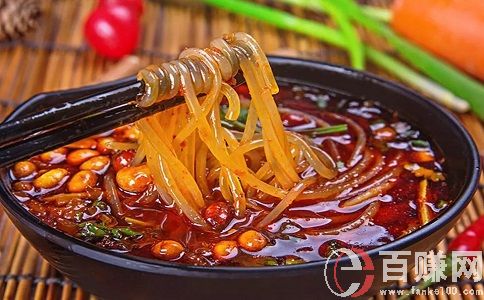 怎么賺錢(qián)致富?酸辣粉老板一個(gè)神操作，一年獲利200萬(wàn)！ 第1張